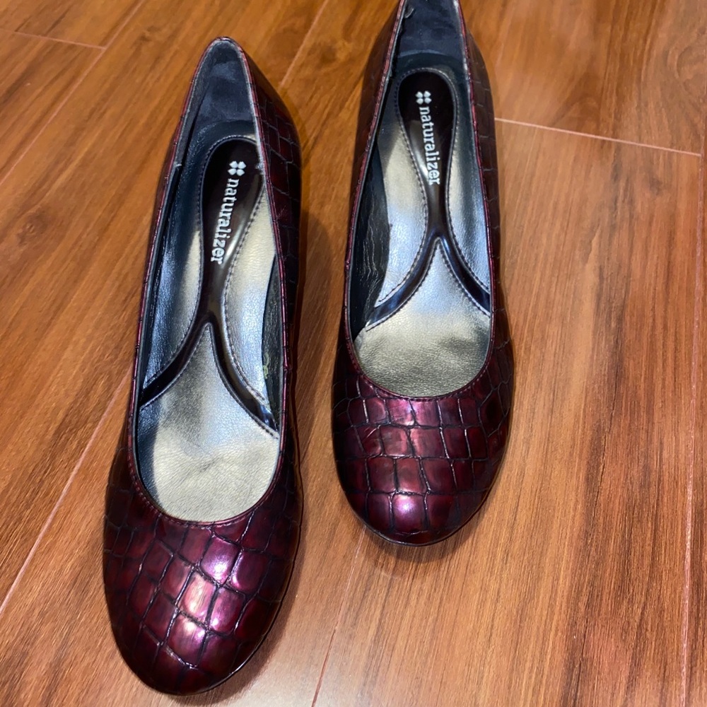 Naturalizer Burgundy Heel